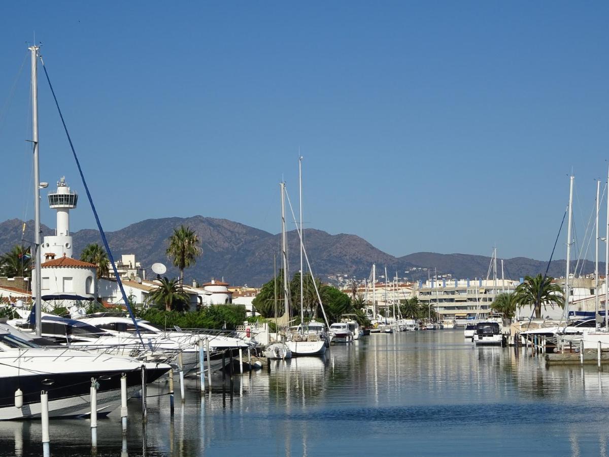 Empuriabrava Apartaments - Nº4 المظهر الخارجي الصورة